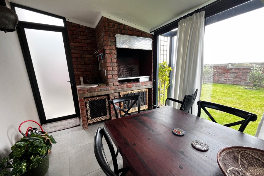 3 Bedroom Property for Sale in Renosterbos Estate Western Cape
